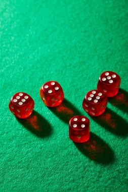 Antarmuka deragon22 menampilkan berbagai kategori permainan dengan pilihan pembayaran lokal Indonesia